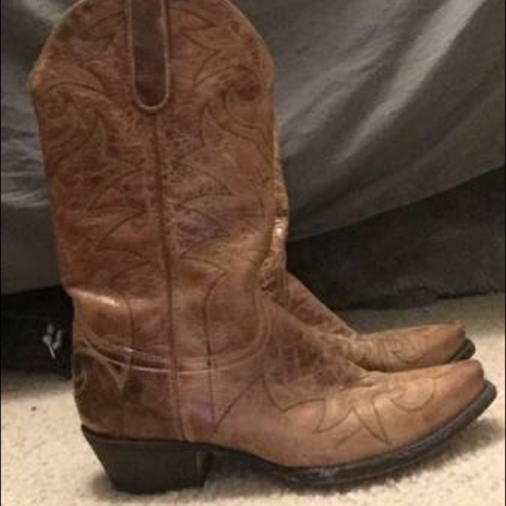 Atrait cowboy boots