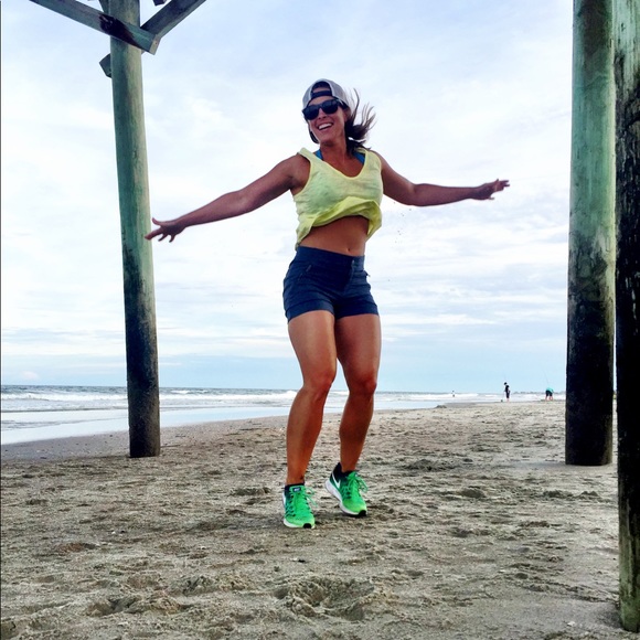 Meet your Posher, Camy - Picture 2 of 4