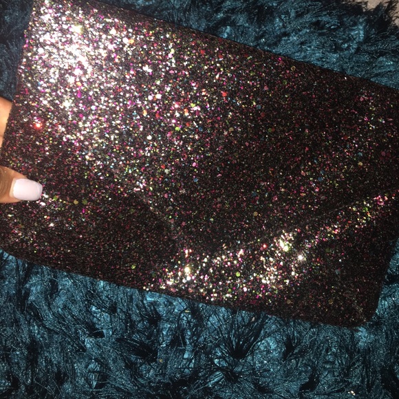 NEW | Glitter Clutch - Picture 4 of 6