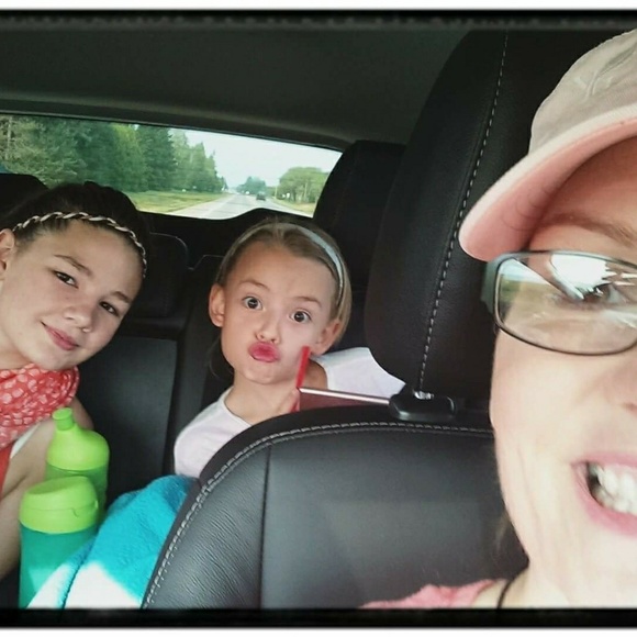 Meet your Posher, Sherry - Picture 3 of 3