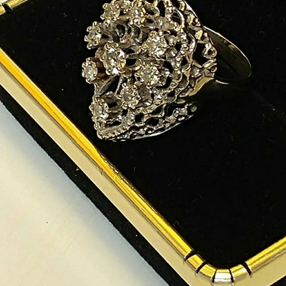 Diamond ring - Picture 1 of 4