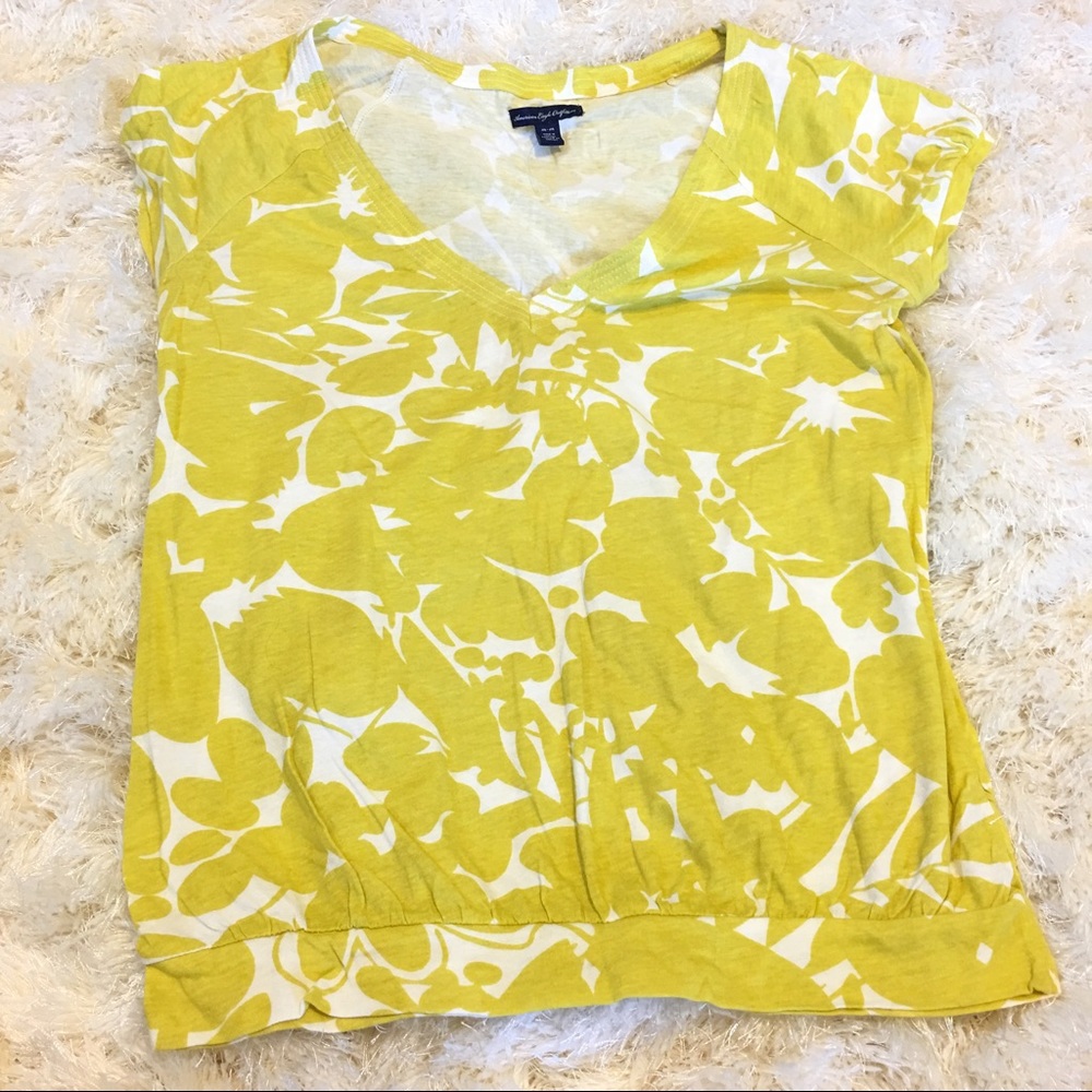 Medium / American eagle yellow floral summer top