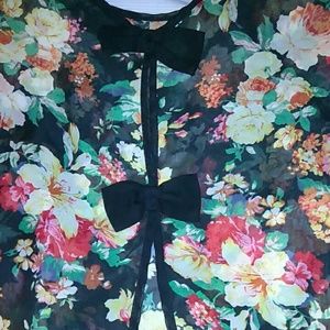 Floral semi crop shirt