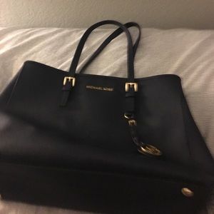 Michael kors tote