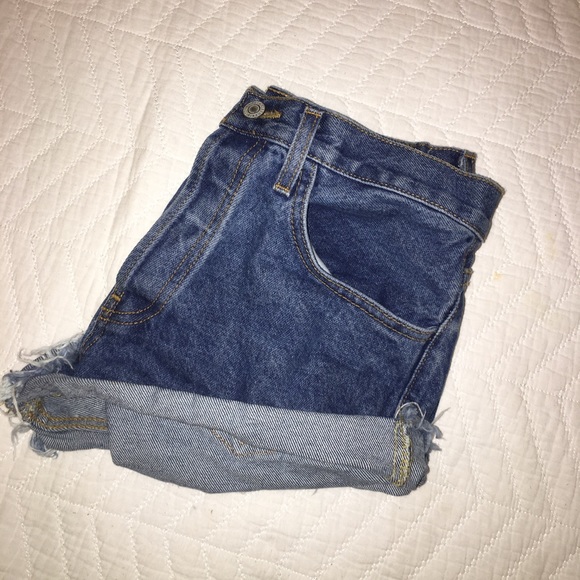 Brandy Melville Denim Highwaisted Shorts - Picture 1 of 5
