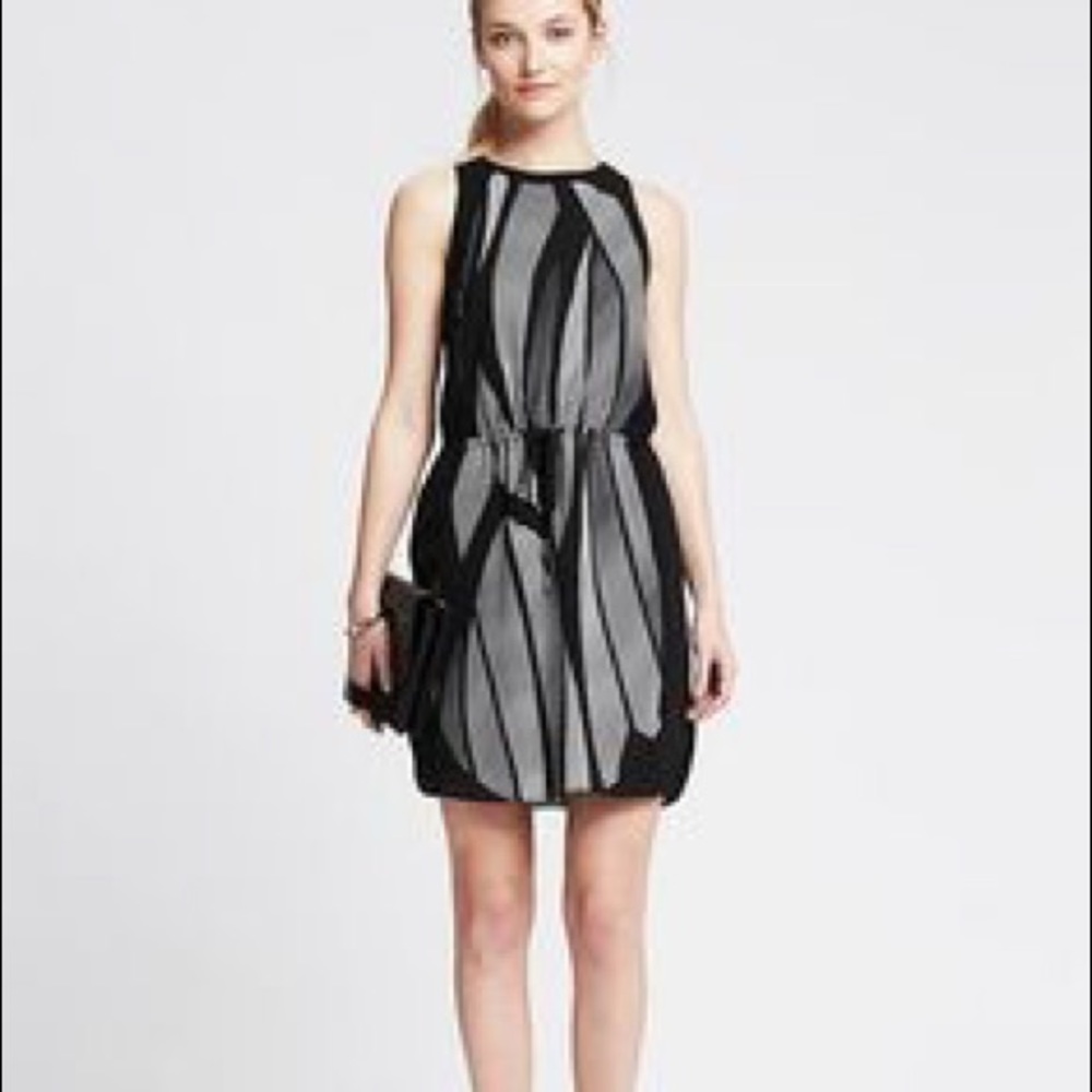 Banana Republic Printed Drawstring Dress, size 0