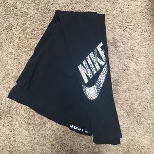 Nike leggings Small with Silver logo
