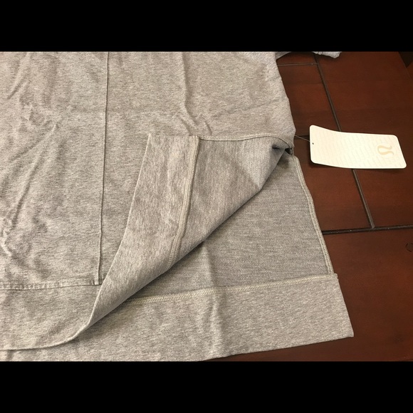 Lululemon Cut Above Tee-Light Gray, Size 10 - Picture 4 of 7