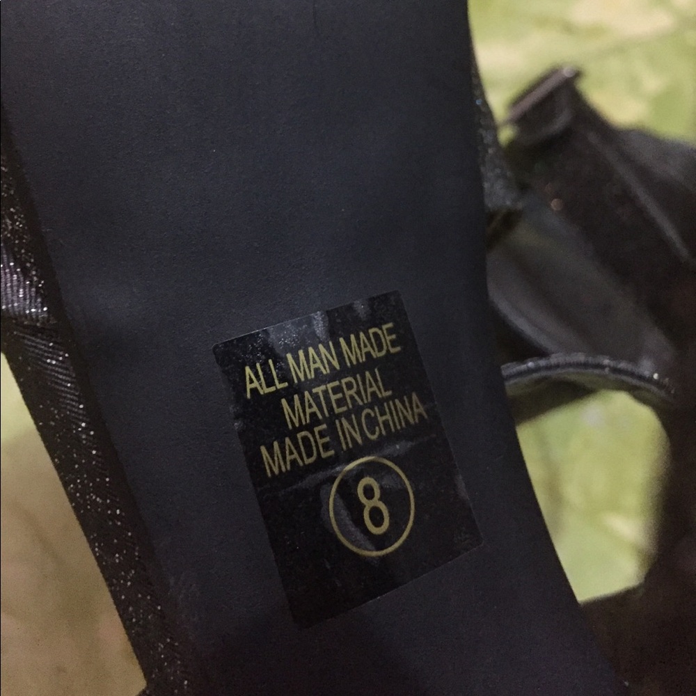 Heels - Picture 4 of 4