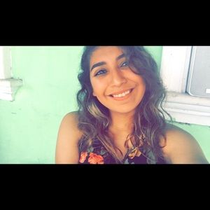 Meet your Posher, Araceli