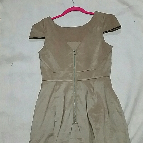 W118 cap sleeve dress - Picture 2 of 3
