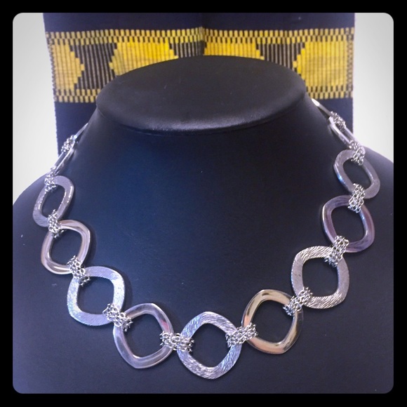 Bold Silver Statement Circle Necklace 18" - Picture 1 of 3