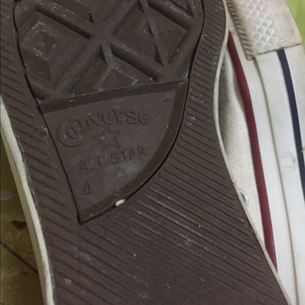 White converse - Picture 5 of 5