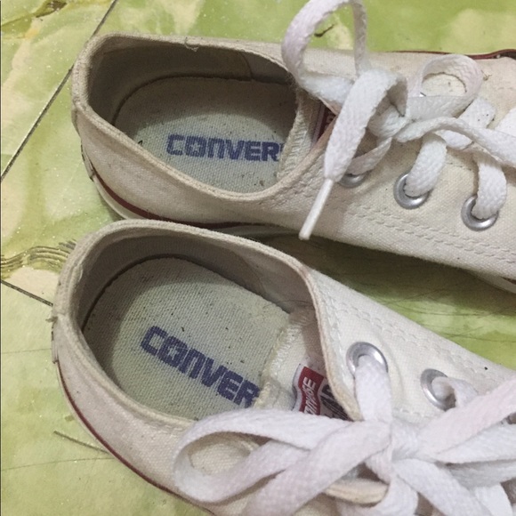 White converse - Picture 3 of 5