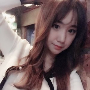 Meet your Posher, Chloé