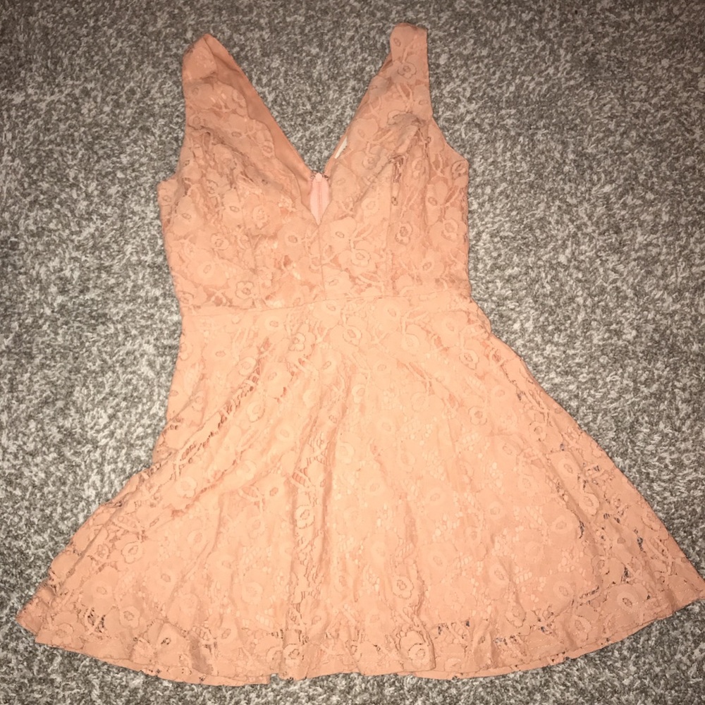 Flowy laced dress