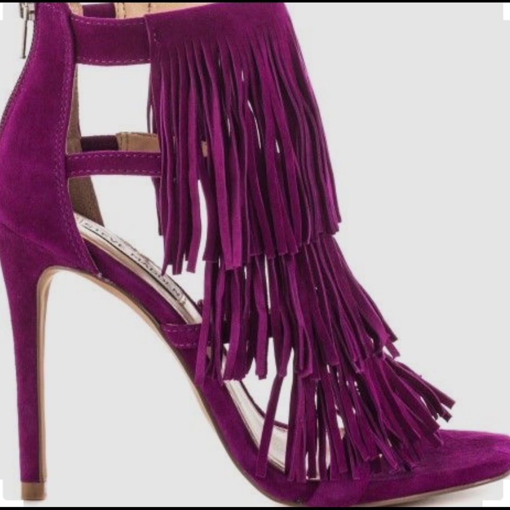 NEW IN BOX- Steve Madden Fringly