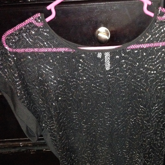 Top - Picture 2 of 4