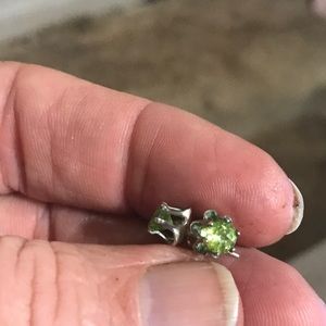 1 Ct emerald earrings