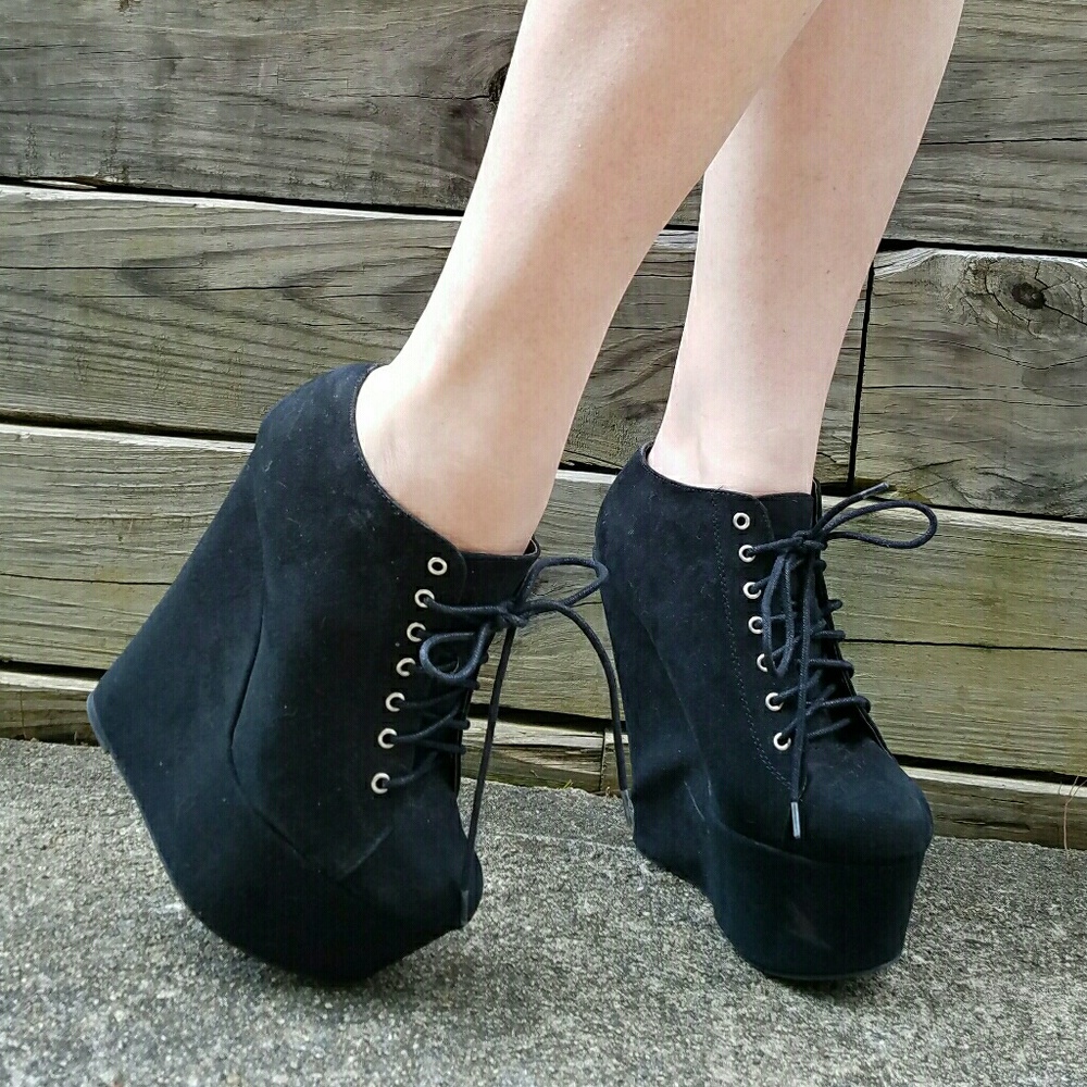 Qupid super high platform lace up ankle boot