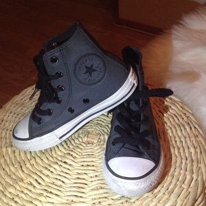 Boys Converse Hi-Tops black 11-flash fx in pics