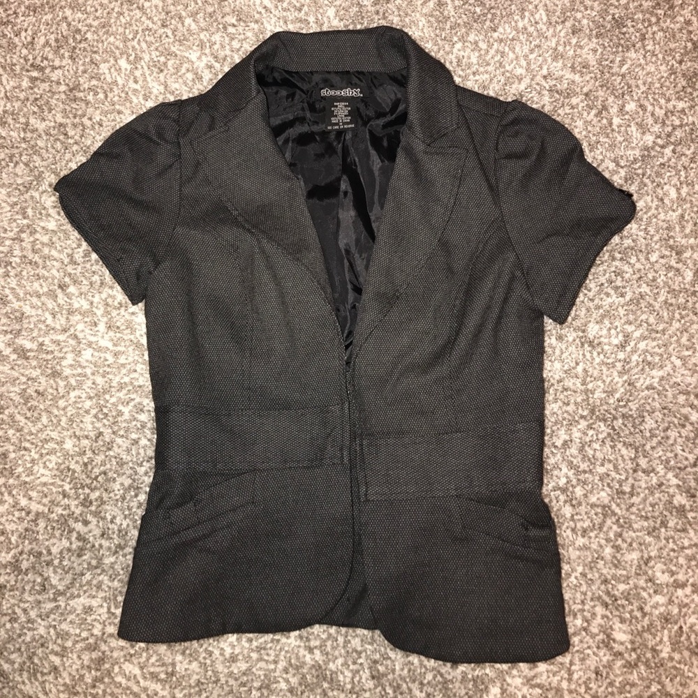 Short sleeve blazer