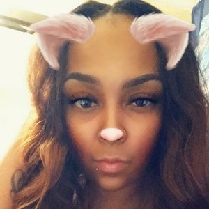 Meet your Posher, Akeia