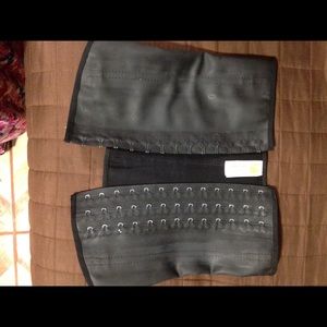 Black Ann cherry waist training belt size 34