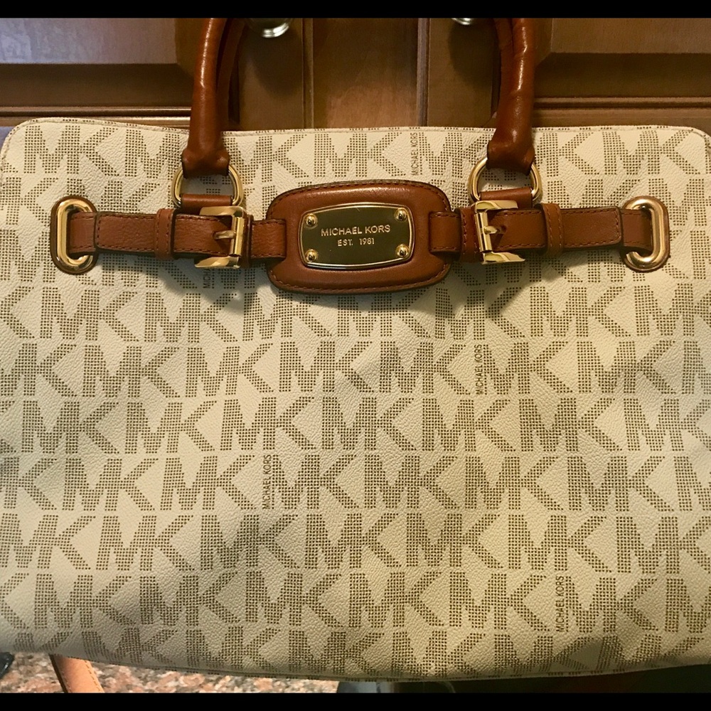Michael Kors Hamilton Vanilla Large Tote Handbag