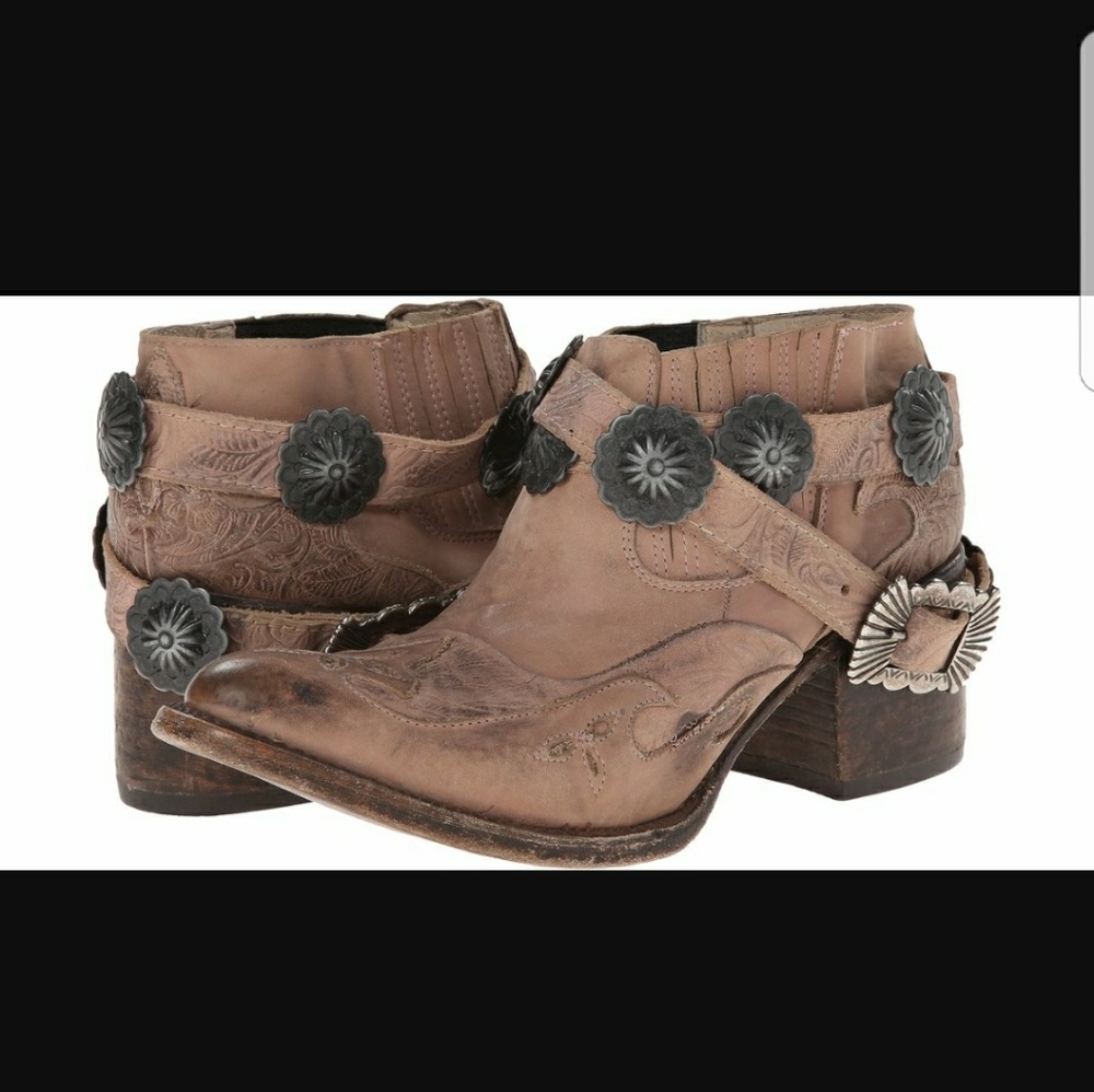 Freebird by Steve Madden Booties