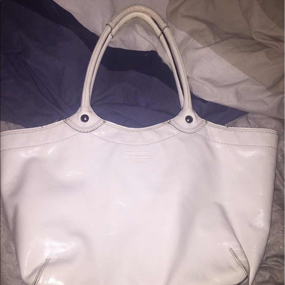 White leather coach bag accepting OFFERS ❤️
