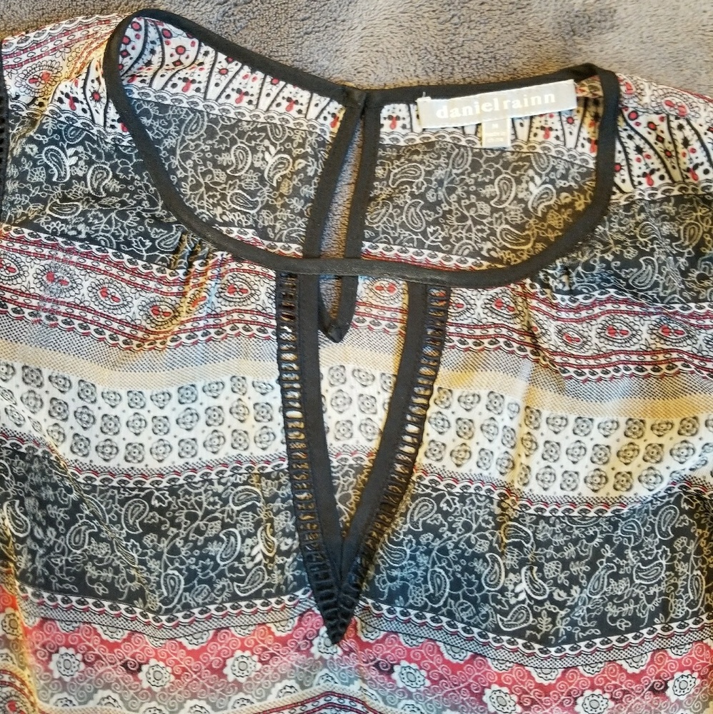 Daniel Rainn keyhole blouse