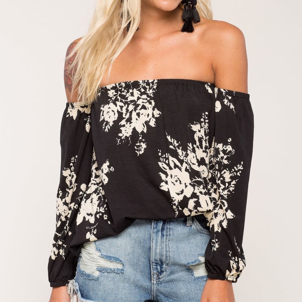 👚NEW! Always Floral Off Shoulder Top👚