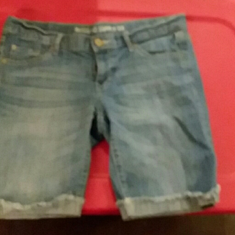 LADIES DENIM BERMUDA SHORTS SIZE.11