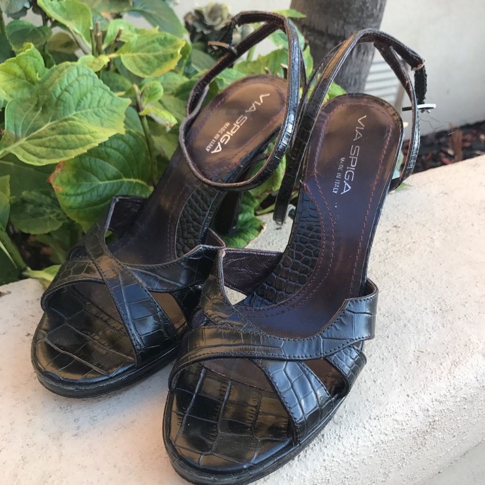 Via Spiga deep purple buckled heels