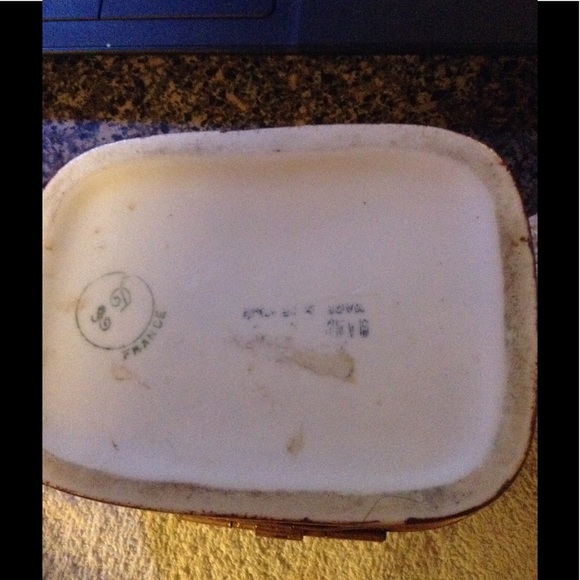 Vtg Signed Limoges box - Picture 2 of 5