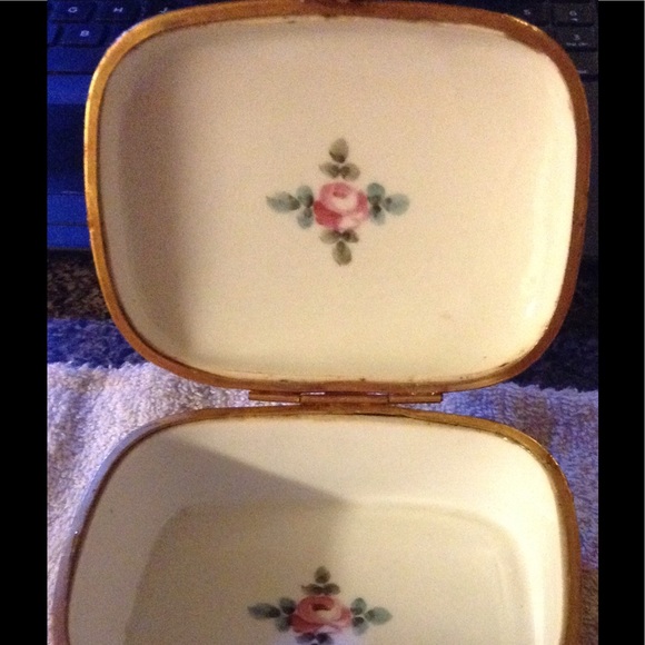 Vtg Signed Limoges box - Picture 4 of 5