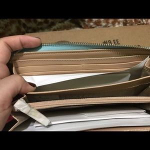 Kate Spade's mint wallet