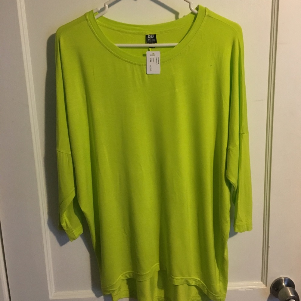 NWT  Dolman top by DE/nim
