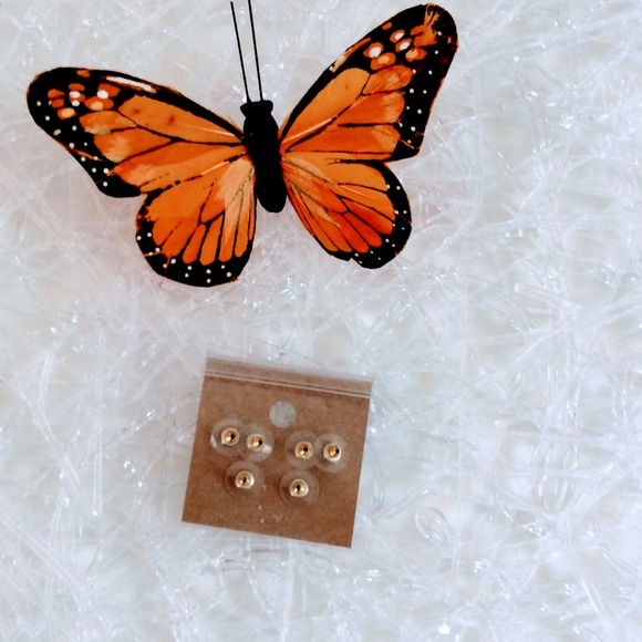 Geometric Stud Earrings NWT - Picture 2 of 2