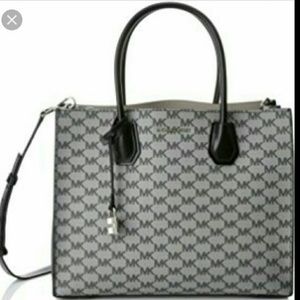 Brand new Michael Kors large mercer conve tote