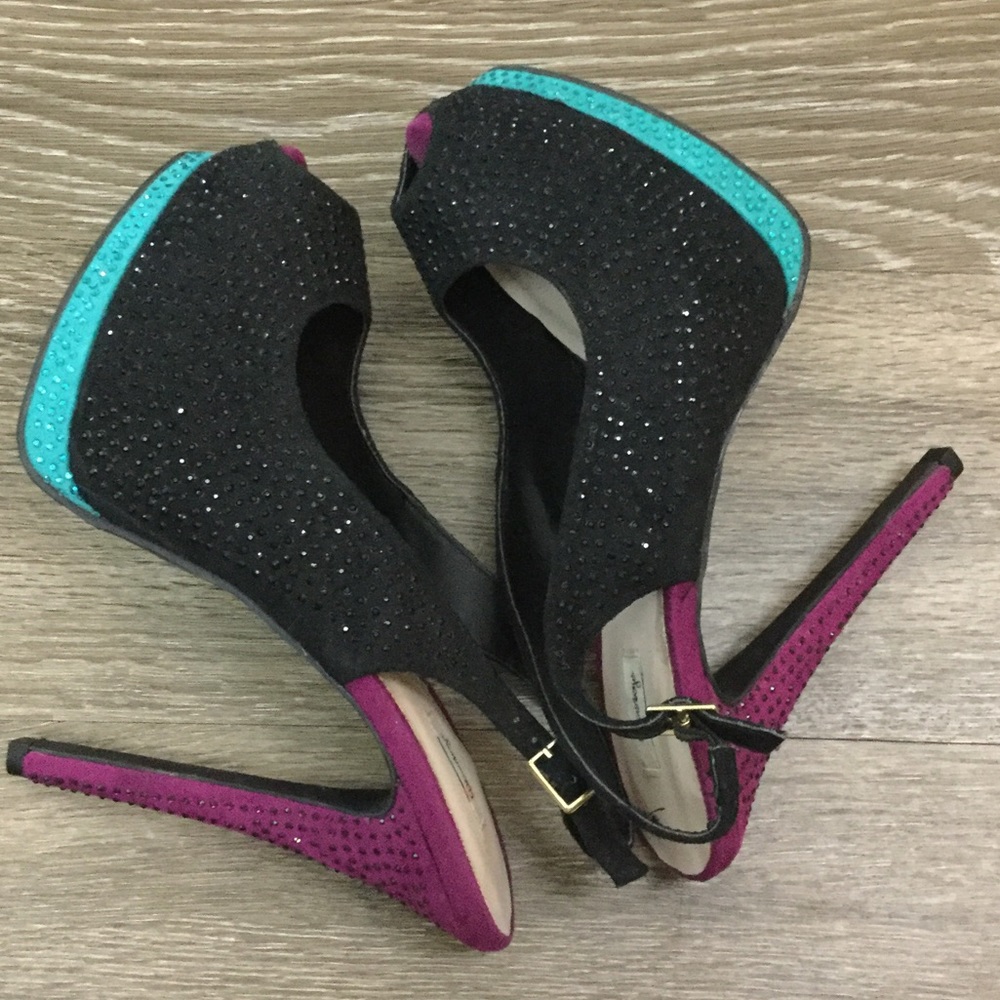New peep toe bling pumps - Picture 5 of 8