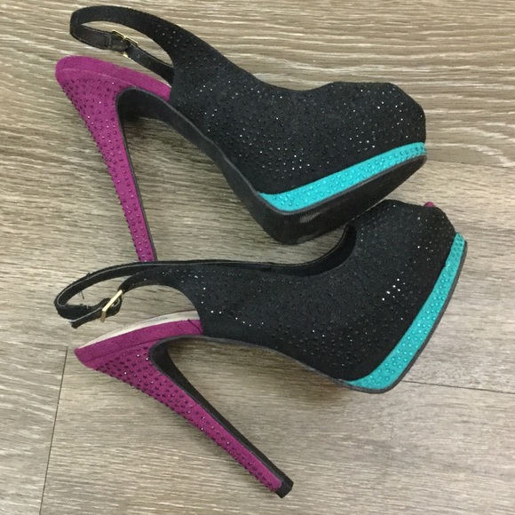 New peep toe bling pumps - Picture 3 of 8