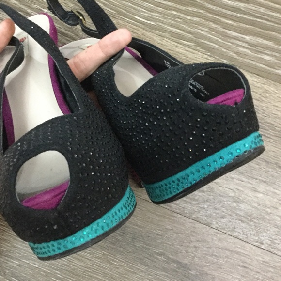 New peep toe bling pumps - Picture 7 of 8