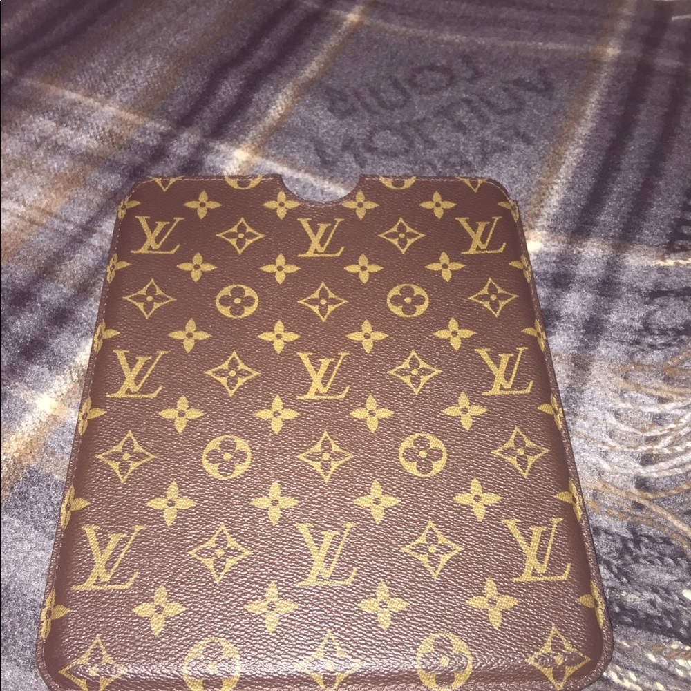 Authentic Monogram Louis Vuitton IPAD Sleeve