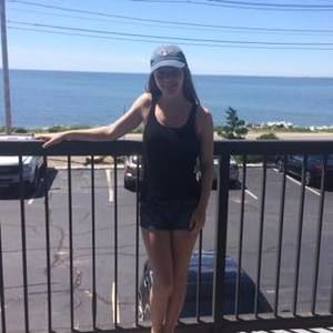 Meet your Posher, Alexis