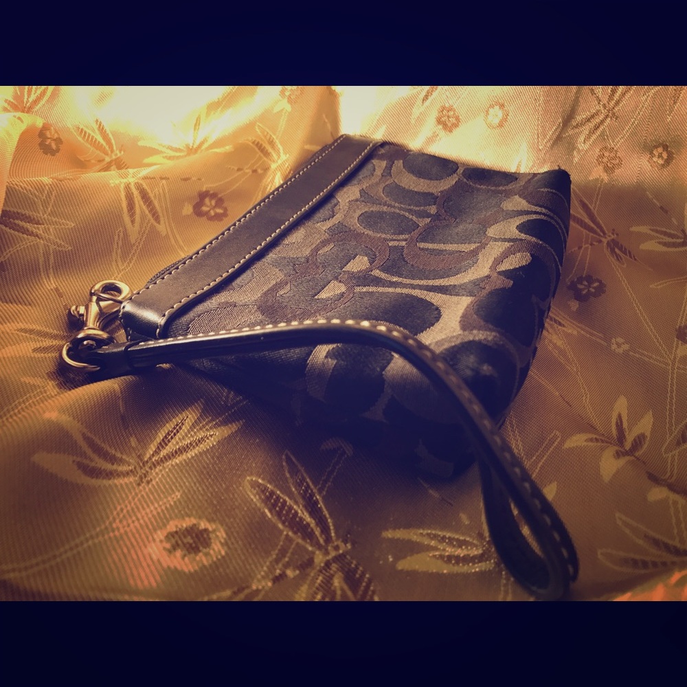 Signature Coach Wristlet, Black, Used