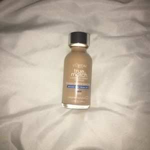 L'Oréal true match foundation; creamy natural C3