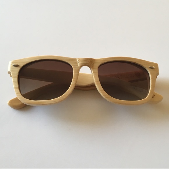 Accessories - $15💋New Gorgeous Polarized Bamboo Sunglasses!