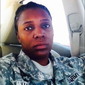 Meet your Posher, Leslie